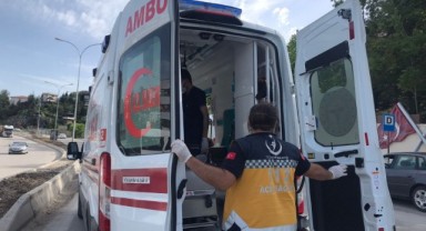 Otomobil ile motosiklet çarpışırken, 1 kişi yaralandı