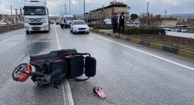 Otomobil üç tekerlekli elektrikli bisiklete çarptı: 1 ağır yaralı