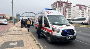 Otomobilin çarptığı 2 çocuk yaralandı