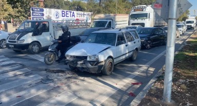 Otomobillerin çarpıştığı kazada 4 kişi yaralandı