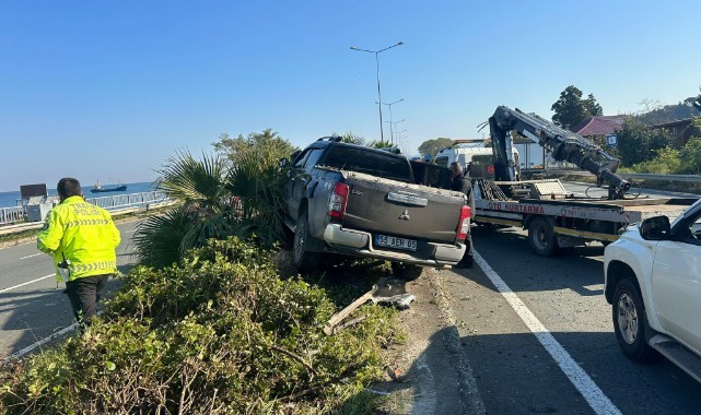 Rize’de otomobil direğe çarptı: 2 yaralı
