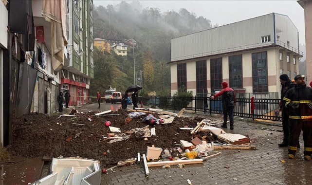 Rize toprak kayması! 1 ölü, 4 yaralı