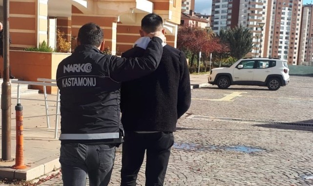 Uyuşturucuyu otomobile zulalayan şahıs yakalandı