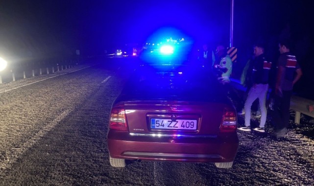 Yardım için duranlara otomobil çarptı: 2 ölü, 4 yaralı