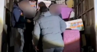 Yolcu otobüsü ile kamyonda çok sayıda kaçak göçmen yakalandı