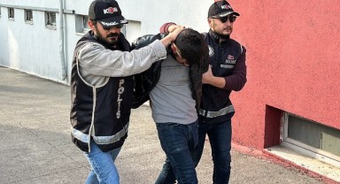 Adana'da otomobil'de 50 silah çıktı