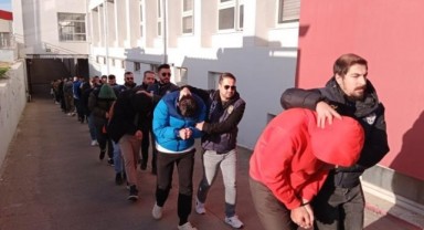 Adana'da yasa dışı bahis sitesi paneli satın alan 26 kişi tutuklandı