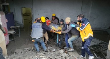 Adıyaman'da üzerine duvar devrilen işçi yaralandı