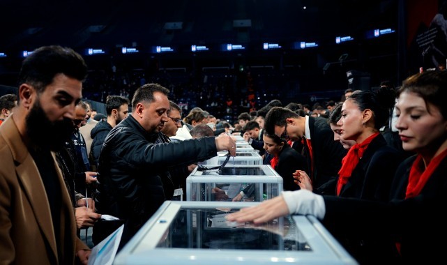 Beşiktaş’ta yeni başkan için oy verme işlemi başladı
