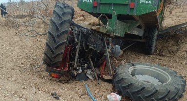 Birecik'te traktör devrildi! 3 yaralı var