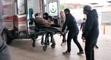 Bursa'da iki otomobil çarpıştı!  3'ü çocuk 7 yaralı