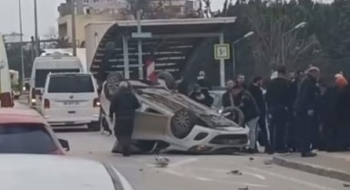 Bursa'da otomobil takla attı! Burnu bile kanamadan çıktı