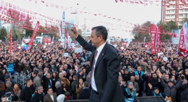 CHP lideri Özel: "Yetkinin gerçek sahibine gitmenin, millete gitmenin zamanıdır"