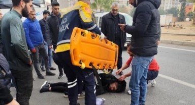 Cip sürücüsü önce yayaya çarptı, sonra refüje çıktı