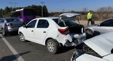 Çok sayıda otomobilin karıştığı kazada 5 kişi yaralandı