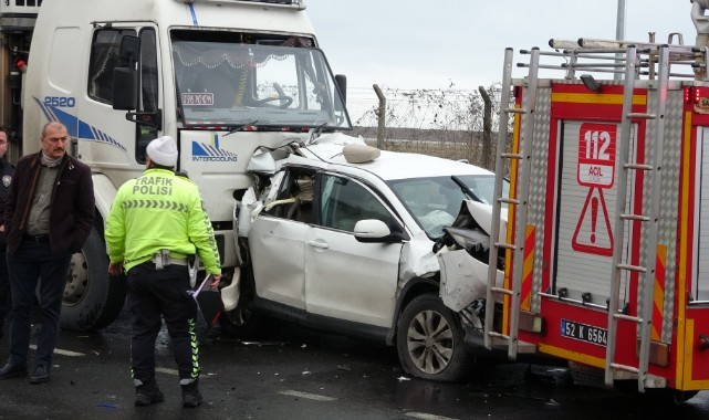 Gülyalı'da zincirleme trafik kazası: 6 yaralı