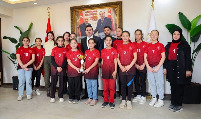 Harran’ın gururu Parapara Ortaokulu şampiyonluk sevincini paylaştı