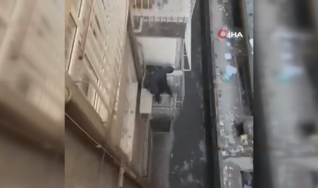 Örümcek adam gibi duvardan inen hırsız yakalandı! İşte o anlar