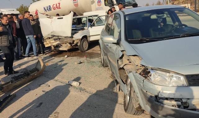Şanlıurfa'da hastane yolunda kaza yaptılar
