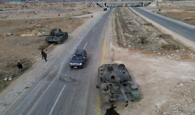 Suriye'de rejimden geriye tanklar kaldı