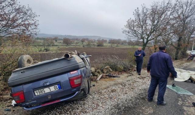 Trafik kazasında araç ters döndü: 1 ölü, 2 yaralı