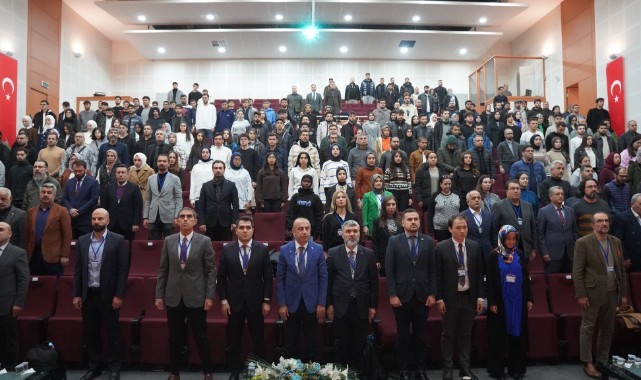 Türkiye'nin ilk tematik yüzer GES zirvesi, Adıyaman'da yapıldı