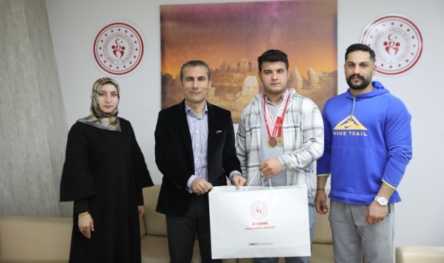 Adıyamanlı halterciden büyük başarı!