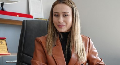 AK Parti’ye katılan Zeynep Çelik kimdir?