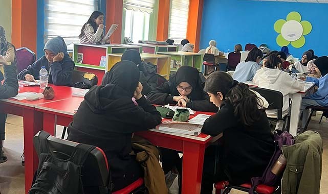 Gönüllü öğretmenler Şanlıurfa'da LGS kampı açtı