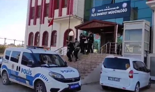 Komşu ilde kaçak silah ve kumar operasyonu: 13 tutuklanma
