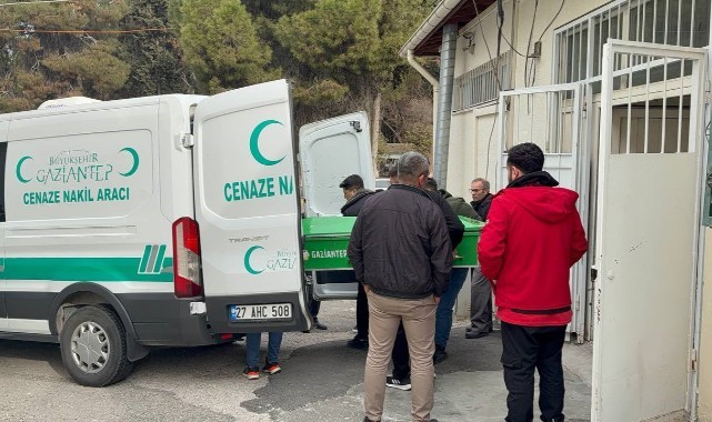 Kız Meselesi Cinayetle Sonuçlandı: 19 Yaşındaki Genç Bıçaklanarak Öldü