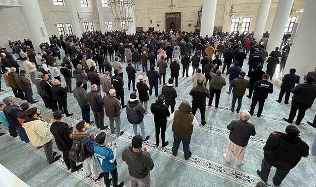 Şanlıurfa'da eller yağmur duası için semaya açıldı