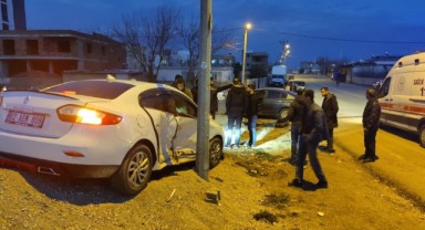 Şanlıurfa'nın komşu ili Adıyaman'da iki otomobil çarpıştı!