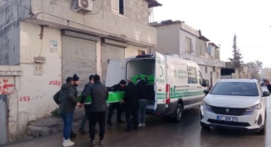 Adana'da 21 yaşındaki genç kadın evinde ölü bulundu!