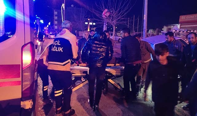 Şanlıurfa'da otomobil direğe çarptı! İşte detaylar