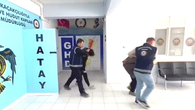 Hatay'da Göçmen Kaçakçılığı Operasyonu: 19 Düzensiz Göçmen Yakalandı,