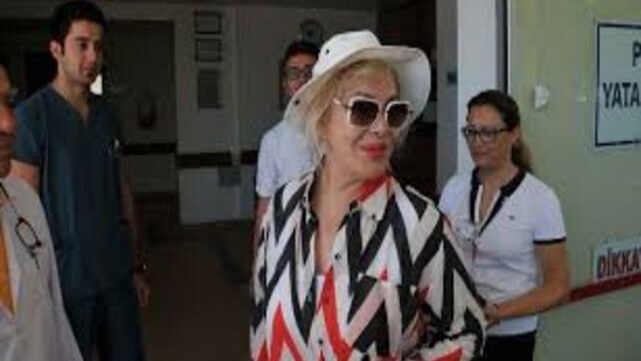Emel Sayın'dan Türkan Şoray Makyajına İlginç Yorum!