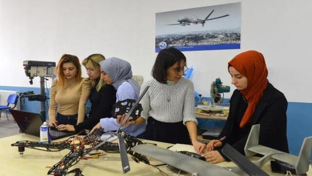 EYT ile Türkiye'deki Kadınlarda Emeklilik Yaşı 38'e Düştü