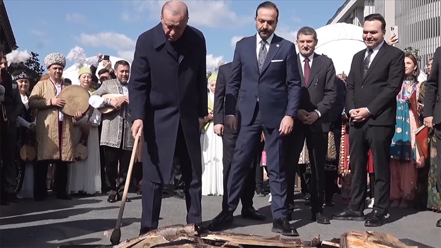 Cumhurbaşkanı Erdoğan nevruz ateşini yaktı