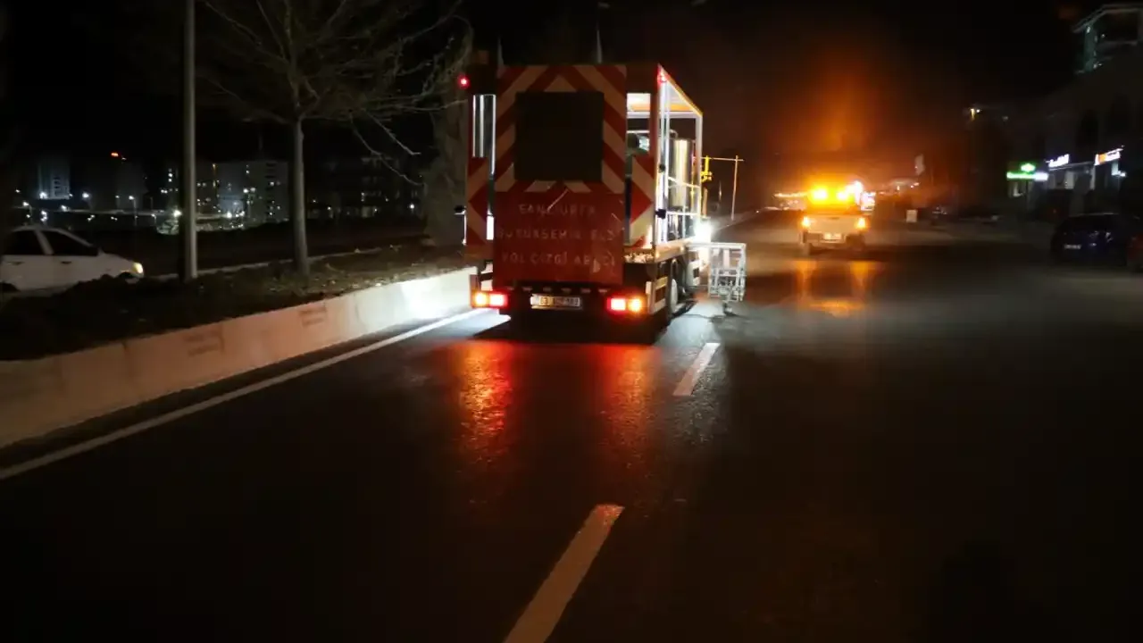Maşuk TOKİ Yolunda yol çizgileri çekildi