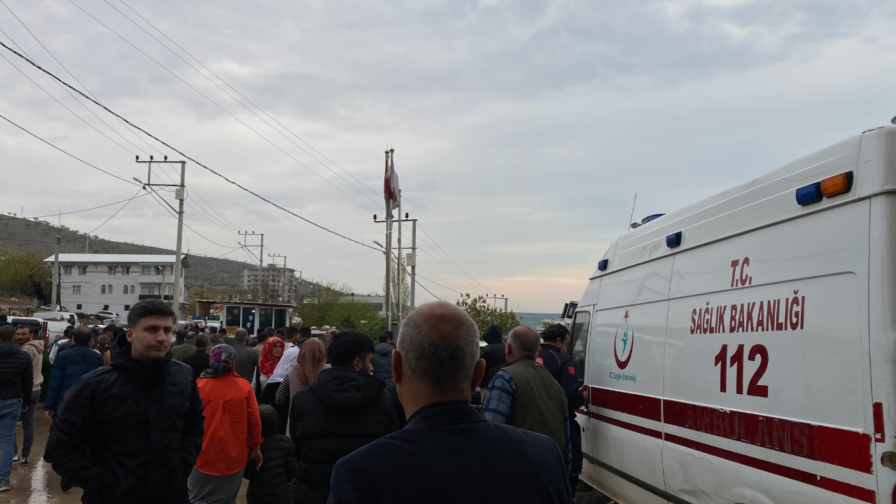 Bayramlaşmaya giden arkadaşlar kaza yaptı: 1 ölü, 6 yaralı