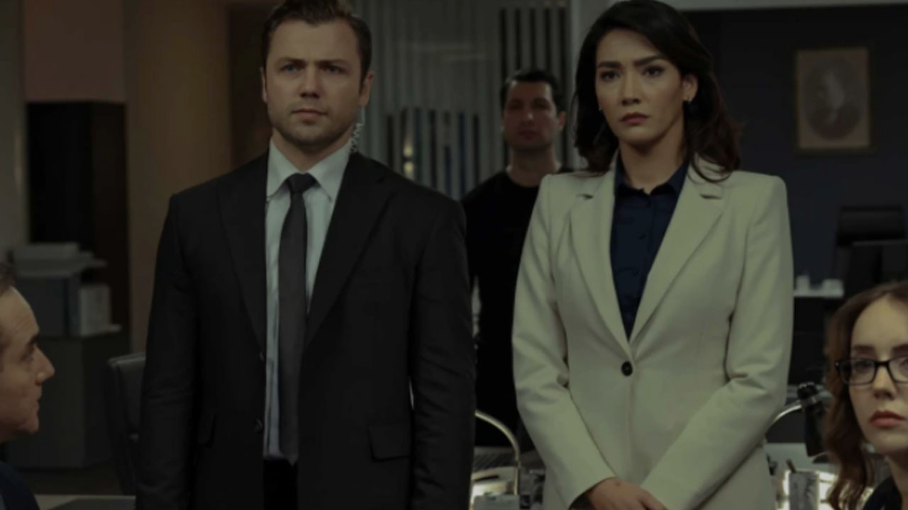 Aybüke Pusat'tan Geri Adım