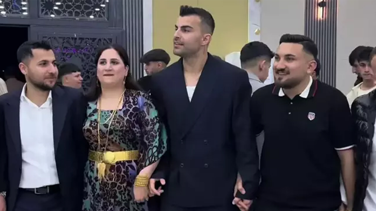 Abdülkerim Bardakçı, Şanlıurfa’da düğünde halay çekti! İşte o anlar…