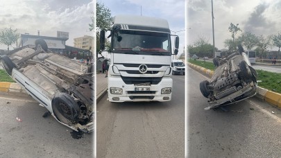 Şanlıurfa’da otomobil ile tır çarpıştı: Yaralı var
