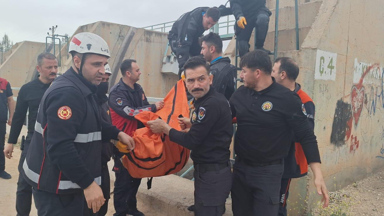 Şanlıurfa'da sulama kanalına düşen kadını ŞUAK çıkardı