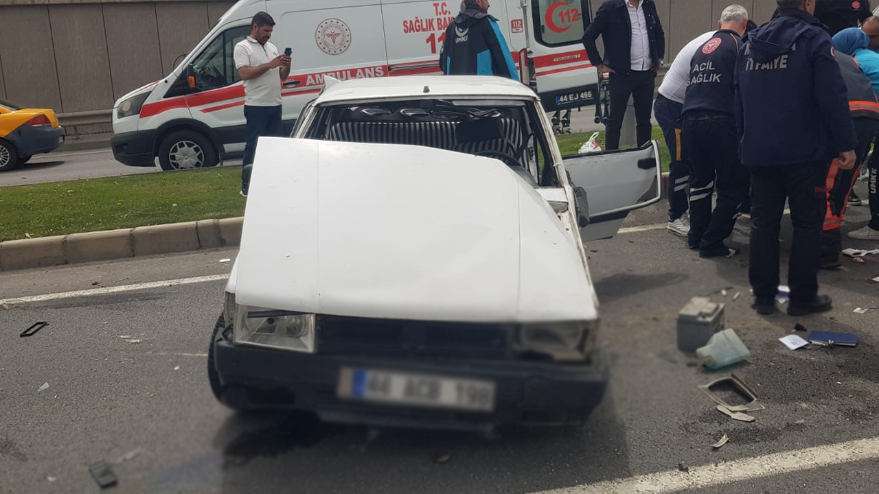 Malatya’da çekici ile otomobil çarpıştı: 8 Yaralı