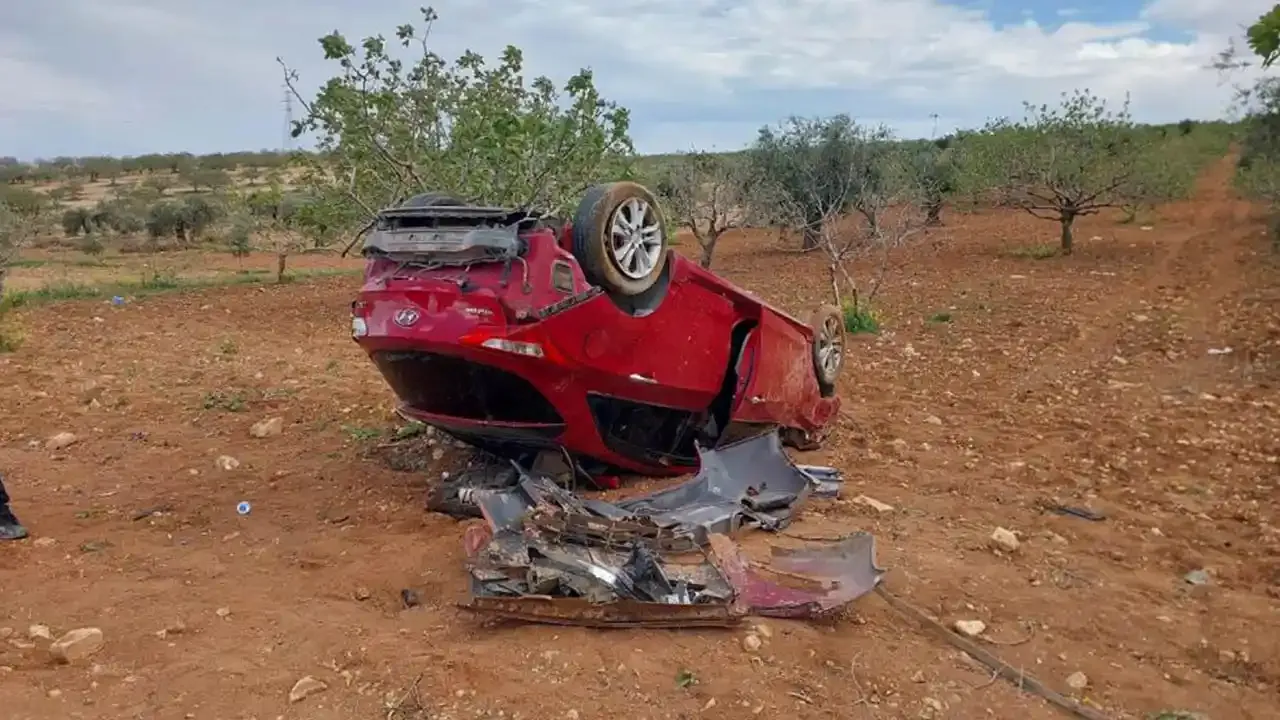 Gaziantep'ta otomobil fıstık bahçesine uçtu: 1 ölü, 2 yaralı