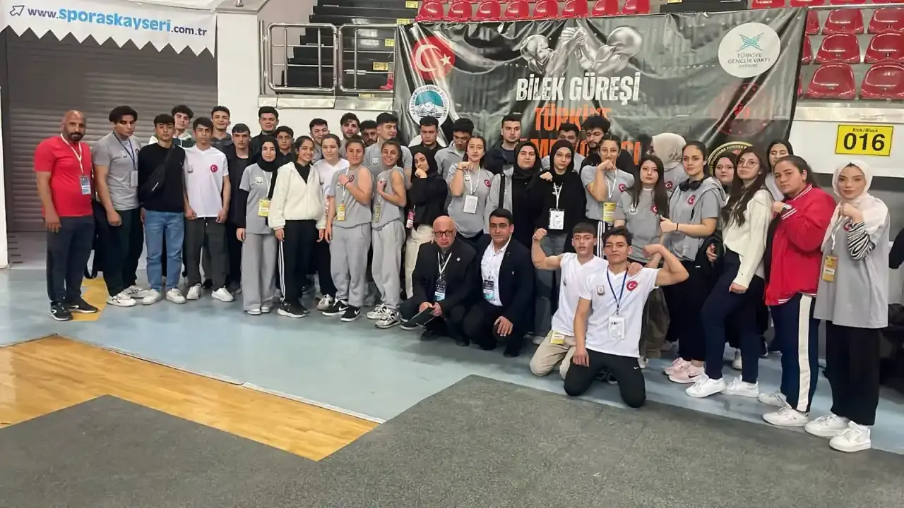 Şanlıurfa’nın bileği güçlü! Şampiyonada 17 madalya geldi