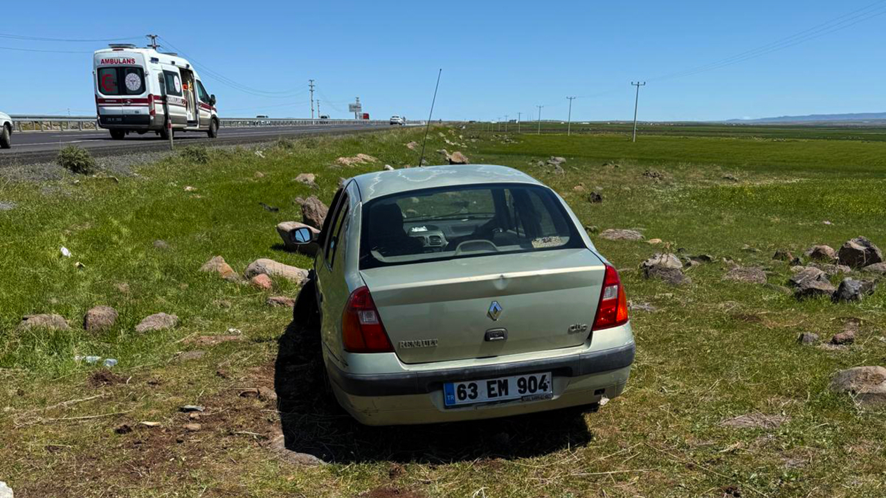 Siverek’te otomobil şarampole devrildi! Sürücü yaralandı