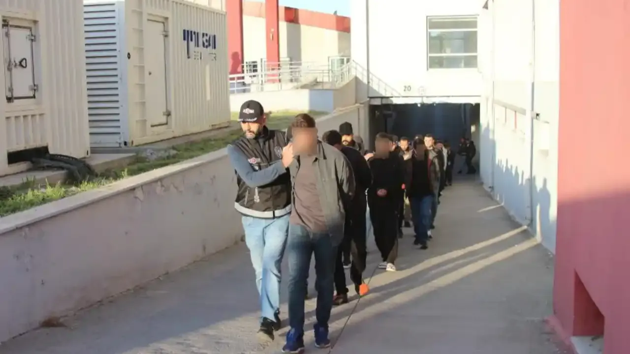 Adana merkezli 4 ilde dev operasyon: 109 gözaltı